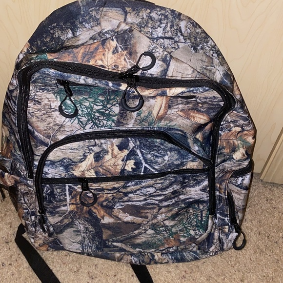 ❌SOLD Swiss Design Camo Backpack - Picture 4 of 10